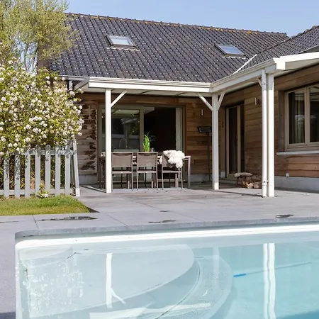 Fantastic, Luxurious In With Heated Outdoor Pool Сasa de vacaciones