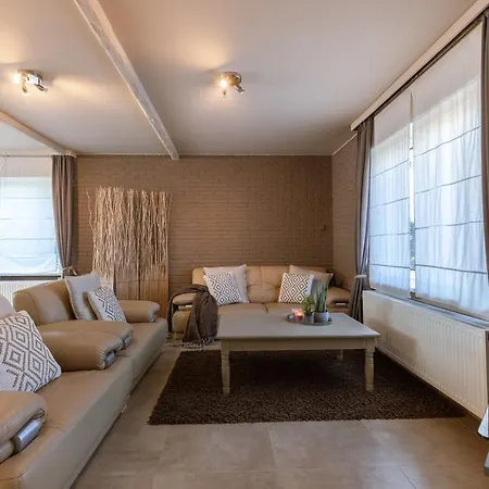 Fantastic, Luxurious In With Heated Outdoor Pool Сasa de vacaciones *