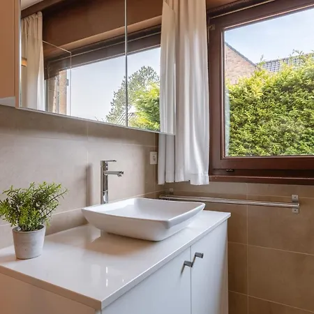 Fantastic, Luxurious In With Heated Outdoor Pool *