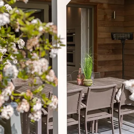 Fantastic, Luxurious In With Heated Outdoor Pool Сasa de vacaciones